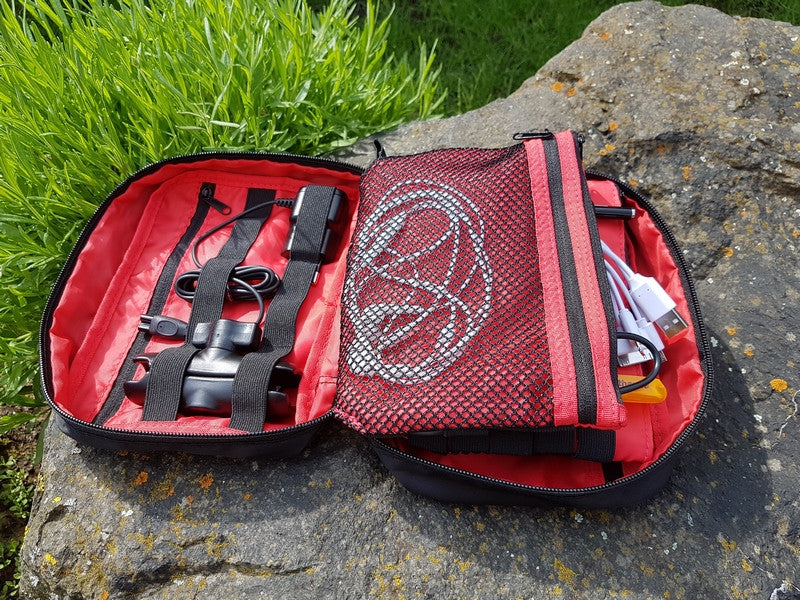 Sac à matos Enduristan pour matériel électrique et électronique small parts organizer